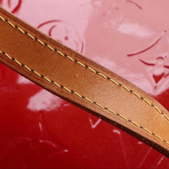 Louis Vuitton Bellevue GM Tote Bag in Pomme D’amour Vernis and Vachetta Leather! - Picture 10 of 10